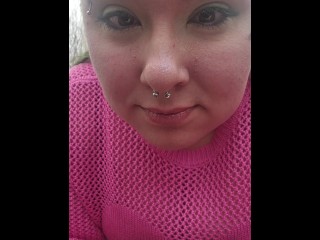 Наношу блеск для губ, чтобы твой член мог его трахнуть!