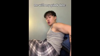 Свидание с Grindr трахает мою волосатую задницу