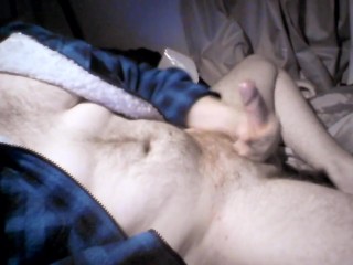 Поглаживаю мой член