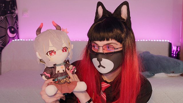 She Fucking a Plush toy named Tutur Yamada the VTuber