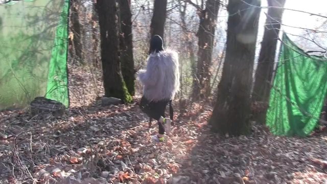 La cagna fa cornuto il marito dopo la conquista del cervo