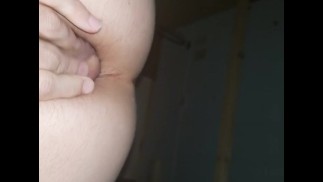 Засовываю свой вялый член в собственную задницу