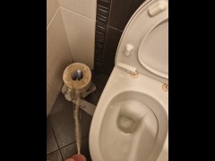 I mixed up the toilet with a brush and toilet paper, but I'm very pleased