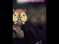 Rizはお店でも手マンでビショビショ♡ソファに水たまり♡隠れ手マン♡お潮吹き出す♡早漏激弱潮吹き雑魚マン♡Juicy Riz&slush♡素人/小柄/可愛い/清楚なのにエロい/変態/歳の差/カップル