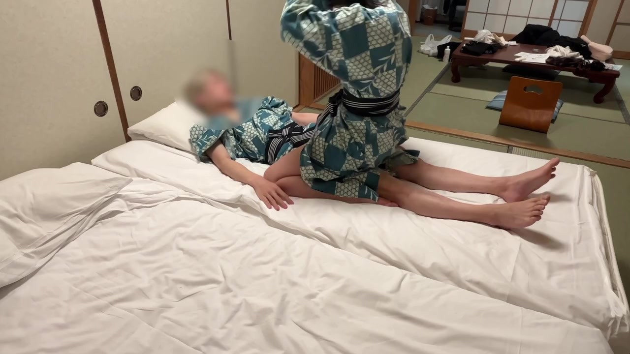 流出　しろうと写真 素人流出】温泉旅館で愛し合うリアルな素人カップルを覗き見/手コキ ハメ撮り 彼女晒し 個人撮影 韓国人 日本人 スレンダー メンズエステ 喘ぎ声 盗撮  女性用風俗 無修正フェラ Bluejpov - Pornhub.com