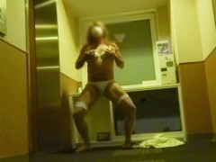 シーン別下着露出と潮吹き - Screenshot 3 of 16 - 女装