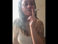 Smoking & Fucking With The Door Open - Full Video On OF - Screenshot 4 of 16 - Smoking Cigarette