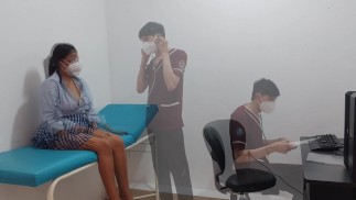 Похотливая студентка в офисе