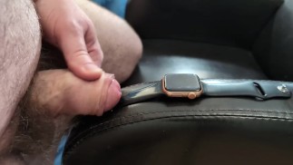 Кончил на часы Apple подруги с блестящим ремешком Black (Wristwatch Fetish)