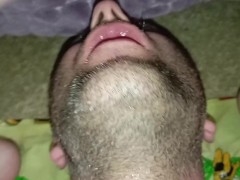 Милфованая мачеха оседлала моё лицо,кончила прямо в рот