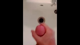 quick cum in the sink