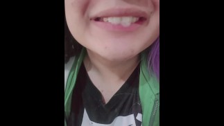 Delicious Sperma in meinen süßen Mund uwu
