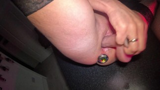Coño y juego anal con juguetes favoritos