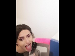 Trans wettest blowjob ever - Screenshot 6 of 16 - Trans