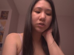 Cute Asian Girl ASMR - Philippians 1-4 - Screenshot 8 of 16 - Reading