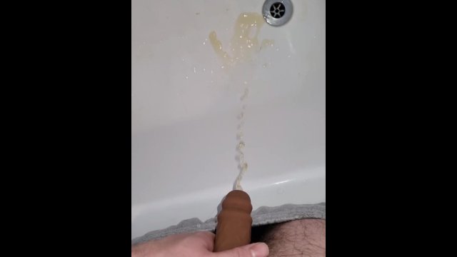 FTM morning piss in bathtub