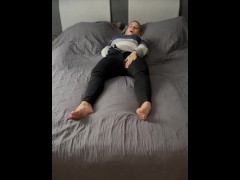 Masturbieren Bett, Clyde erwischt mich dabei. Zittern Zucken stöhnen intensiv Orgasmus ich komme