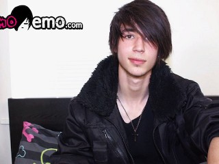 Tommy may перед камерой в первый раз
