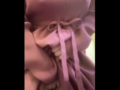 電車で知らないおじさんに触られて　ムズムズが止まらず我慢出来ずにお家でオナニー - Screenshot 11 of 16 - Japanese