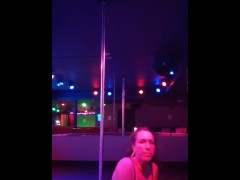 Pole Dancing - Screenshot 3 of 16 - Strip Club
