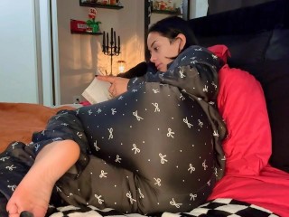 Stinking up the Bedroom with Farts while Reading