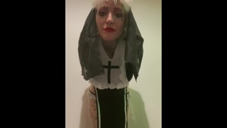 Распутная блондинка, непослушная монахиня, стриптиз, косплей, ролевая игра