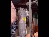 Cría anónima a pelo en el sótano