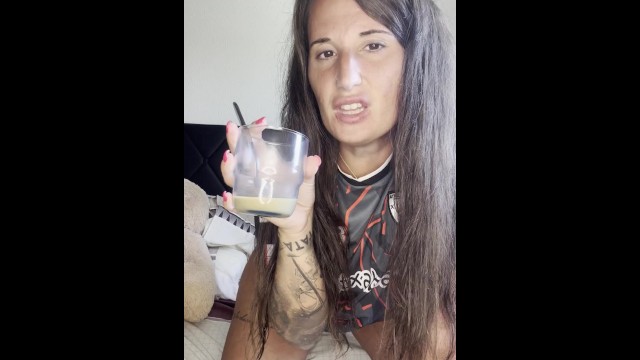 Игра с MILKY презервативом💦