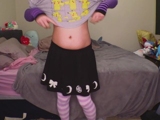 Тайский щенок фембой парень стонет и кончает для тебя