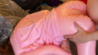 Мой первый контакт с куклой любви во время просмотра видео потрясающей мастурбирующей азиатской милфы