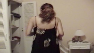 Am Strand fickt mich mein Stiefbruder zum ersten Mal und spritzt in mich hinein.