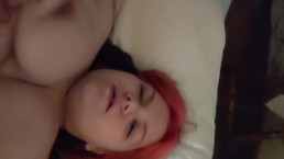少年熟女在传教士中接受它