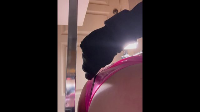CLOSE UP POV: unzipping my pink panties to show you my ass 🔥💞