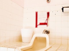 公園のトイレでおしっこ撮ってみた🩷 - Screenshot 3 of 16 - Asian