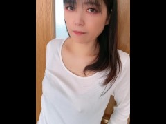 ここで？昼間から欲情してしまう人妻の秘密動画／熟女／日本人／お母さん - Screenshot 9 of 16 - 日本人 熟 女