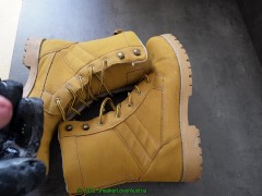 3 Cumshots on brown Boots