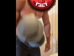 Blackhammerbull loves to pump iron 🏋️‍♂️