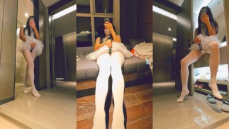Yuanladyboy：Black sex toys under white gauze skirt, the sound spread to the hotel corridor