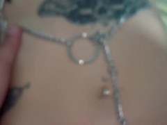 Encuentro a mi cuñado masturbándose y le quito las ganas