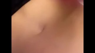 Прикасаюсь к себе, как я это делаю каждую ночь