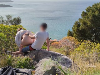 Spontaneous Sex while Hiking with a View over the City