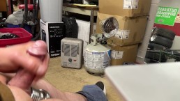 Thick鸡巴卡明在工作