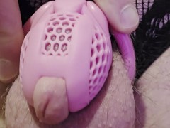 Sissy Caged 3 - Screenshot 13 of 16 - Sissy Solo