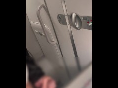 【孤独のオナニ（女性専用・オナニー鑑賞用）】海外出張・国際線飛行機トイレでのイケオジオナニー。スマホ個撮  | イケオ ジ | リアル鑑賞も◎ - Screenshot 13 of 16 - Japanese