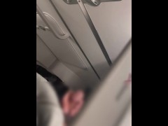 【孤独のオナニ（女性専用・オナニー鑑賞用）】海外出張・国際線飛行機トイレでのイケオジオナニー。スマホ個撮  | イケオ ジ | リアル鑑賞も◎ - Screenshot 16 of 16 - 日本人
