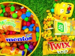 Satisfying video unpacking & mixing color candy and M&M'S boxes ASMR