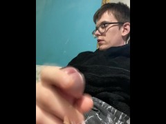 Having a good day - Screenshot 8 of 16 - Masturbation