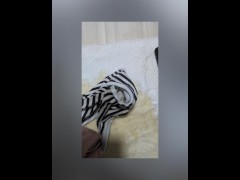 男の娘のメイドさんがローターで遊んでいたらお漏らししちゃった・・・ - Screenshot 16 of 16 - おもらし