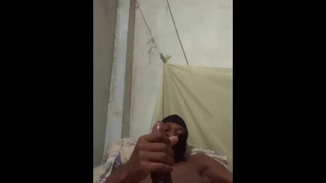 Me masturbo mientras pienso en mi ex
