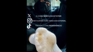 Der polnische Sneak Master trainiert seinen Sklaven im Spielzimmer Deepthroat stinkende Socken Facefuck Twink Papa